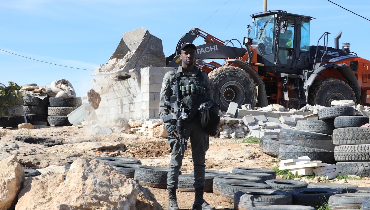 כוחות הכיבוש הרסו שני בתים מאוכלסים בכפר בירין שממזרח לחברון
