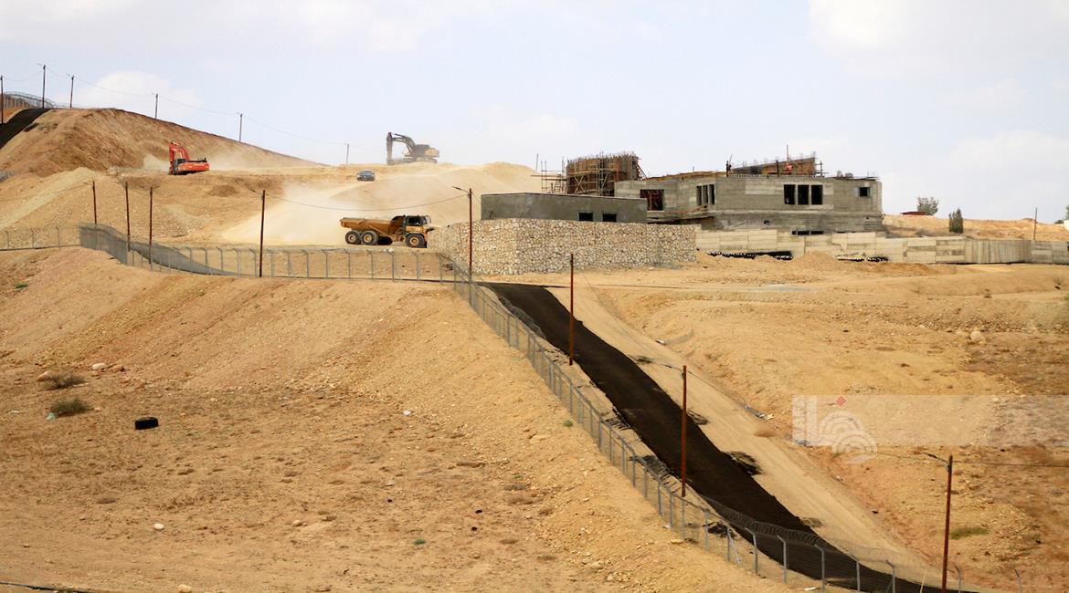 מתנחלים ביצעו עבודות חישוף ופגיעה בשטחים חקלאיים באום ספא