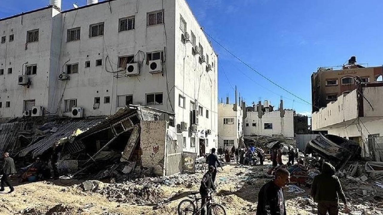 כוחות הכיבוש שרפו את בית החולים המרכזי בצפון עזה