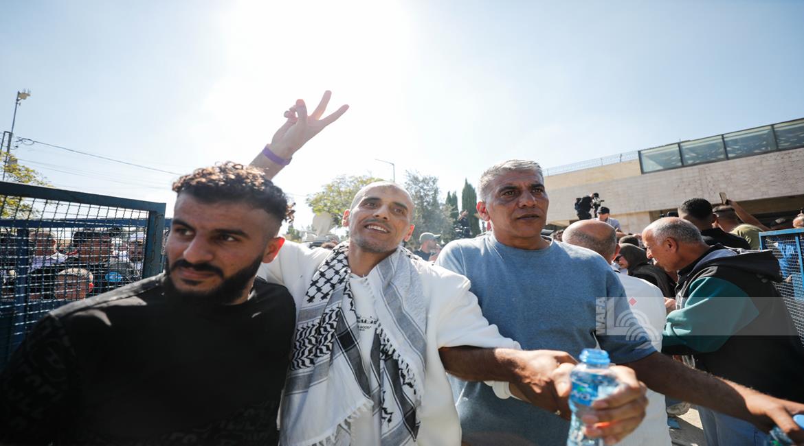 אסירים משוחררים שהורחקו למצרים: בתי הכלא של הכיבוש הפכו לקברים חיים