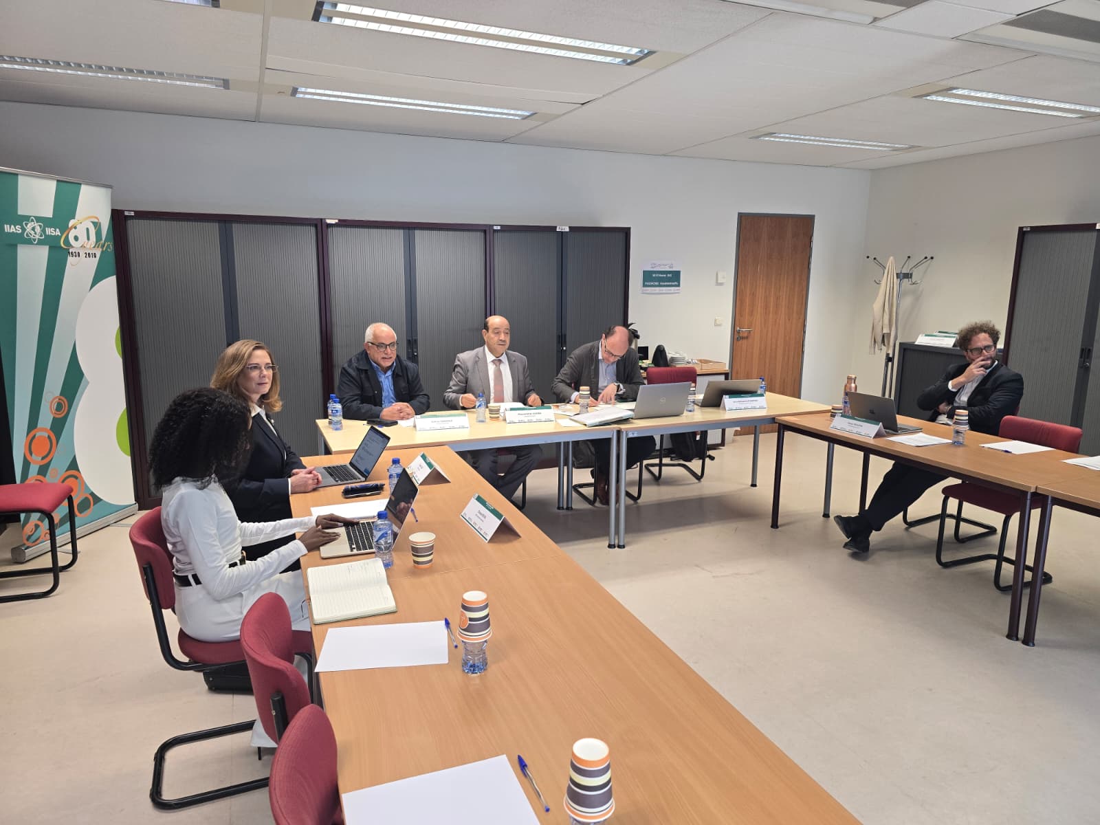 בריסל: אבו זייד עמד בראש ישיבת "מינאפאר" והדגיש את חשיבות ביסוס הממשל התקין