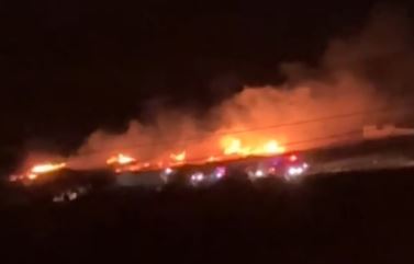 פצועים והצתת בתי מגורים ודירי צאן בתקיפת מתנחלים על הקהילה הבדואית מעאזי ג׳בע