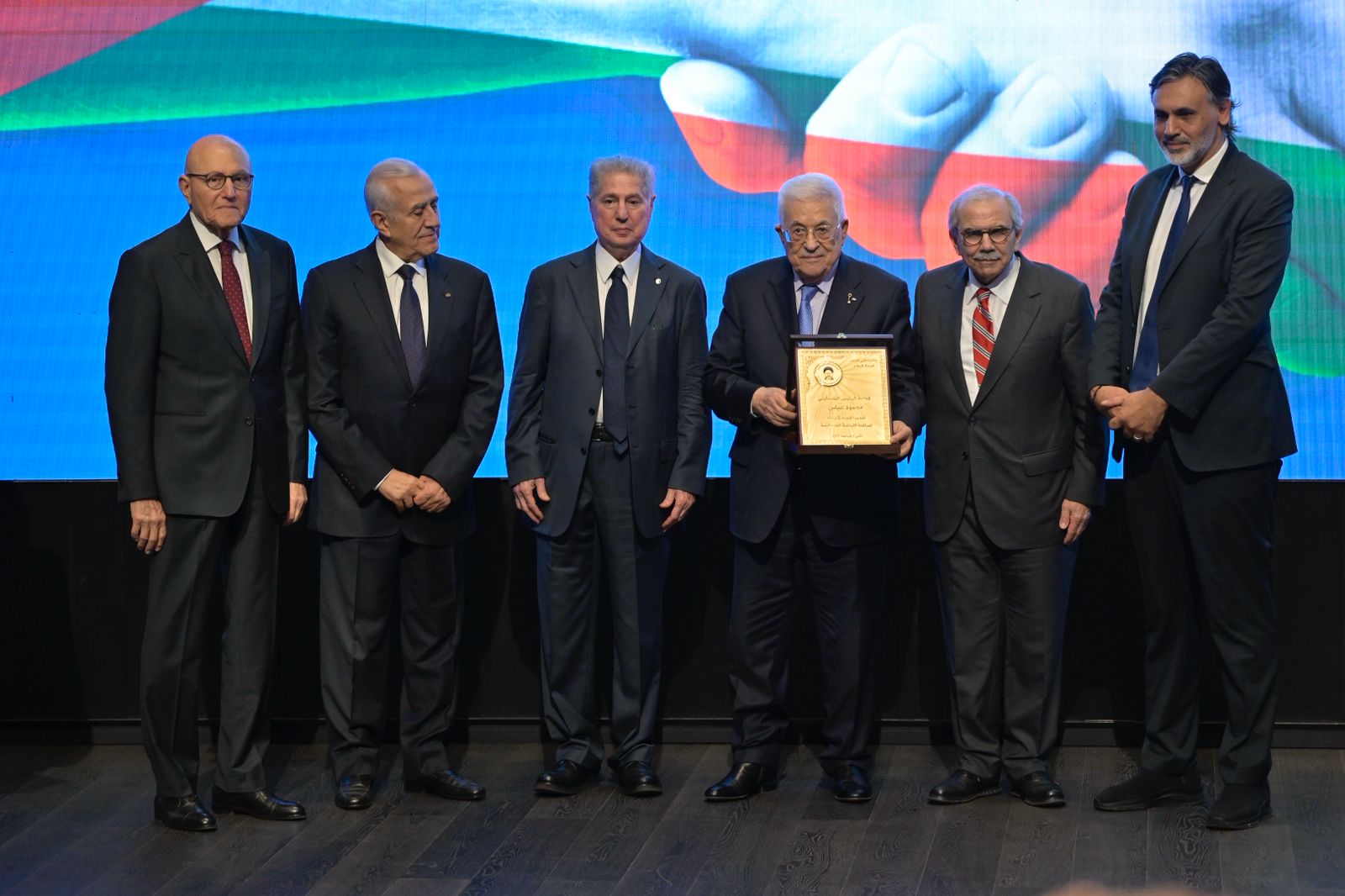 אקדמיית האני פצח לדיאלוג ושלום העניקה לנשיא עבאס את פרס "יוצרי השלום" לשנת 2025