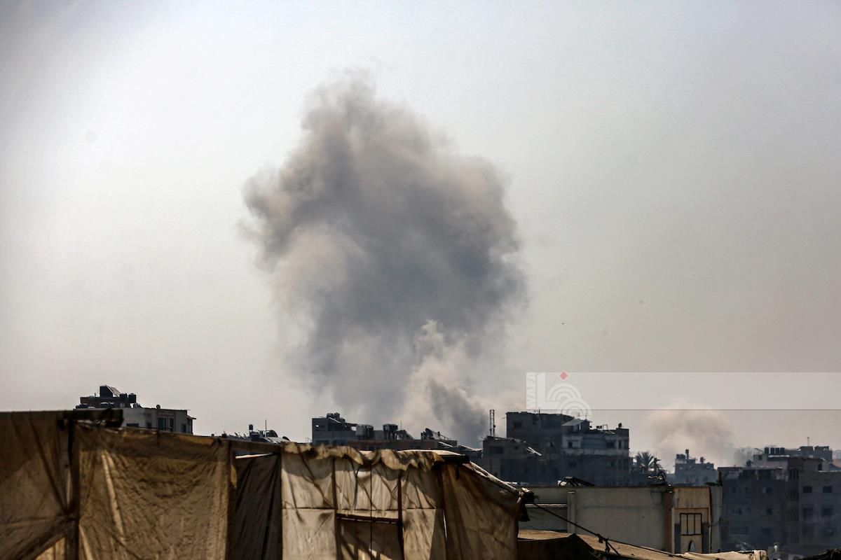 14 הרוגים בהפצצת כוחות הכיבוש על מחנות עקורים בח'אן יונס ודיר אל־בלח