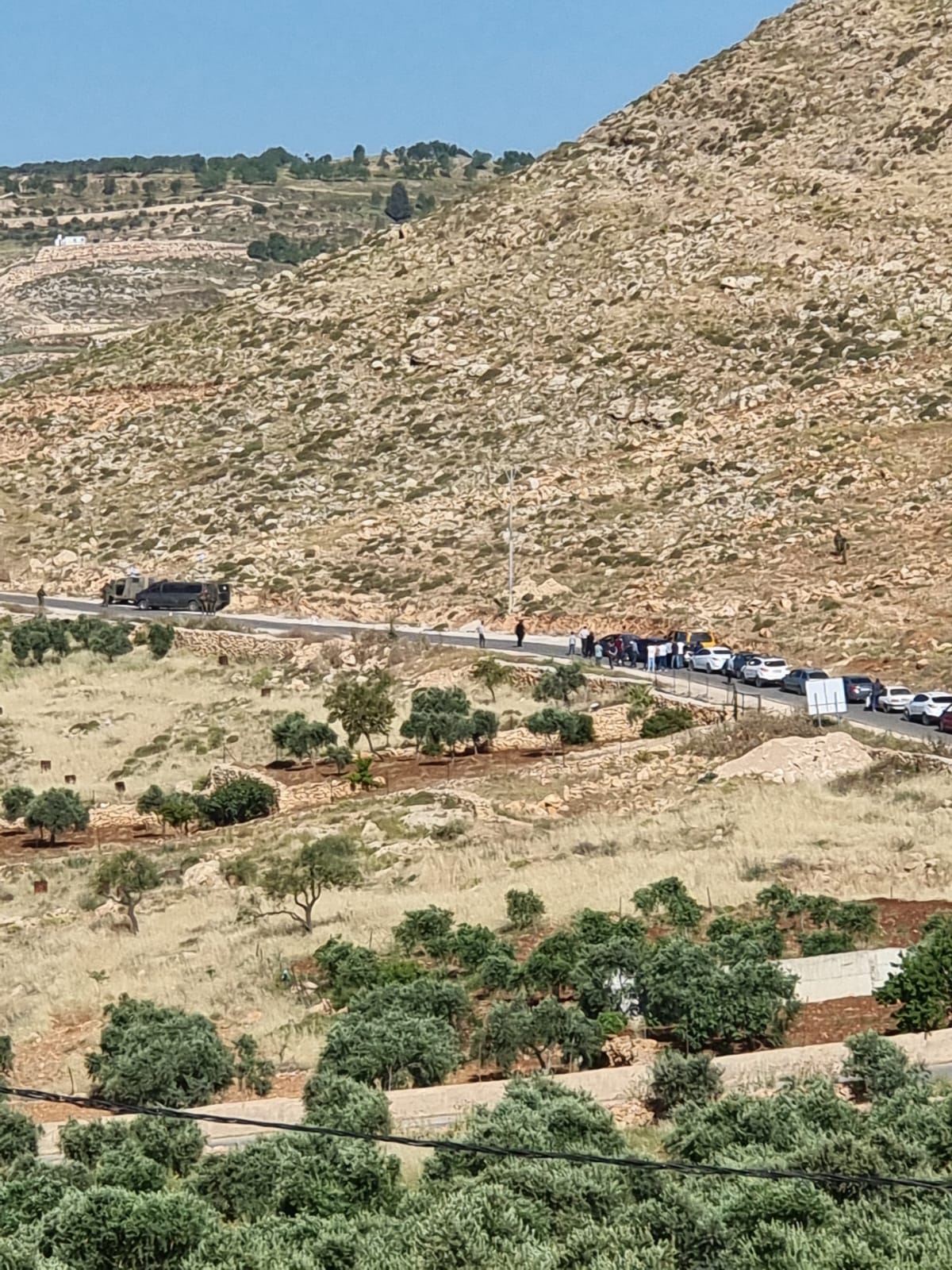 חיילי הכיבוש מתעללים בתושבי הכפר מע'יר