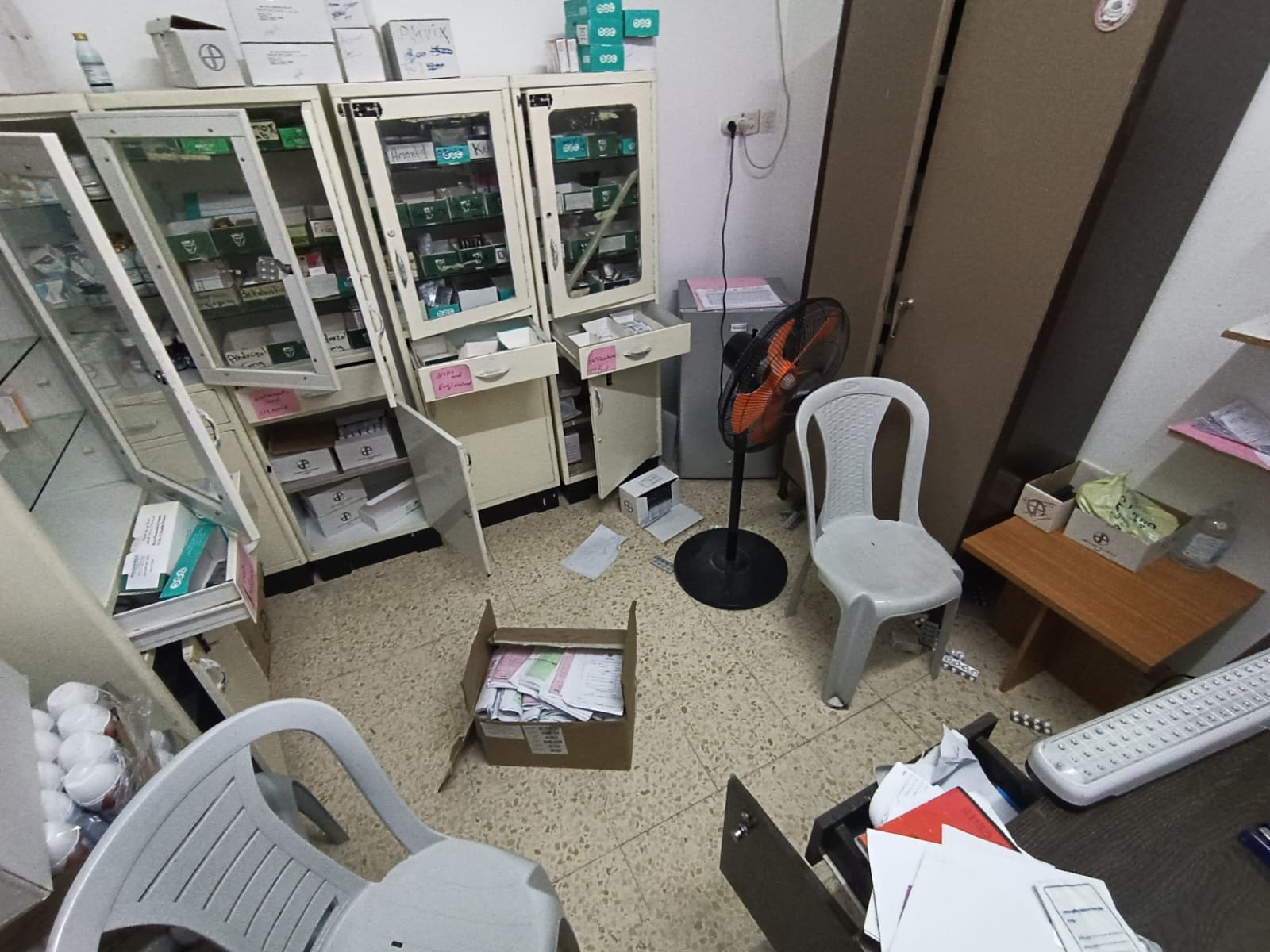 כוחות הכיבוש פשטו על מרפאה בנבלוס וגרמו לנזקים