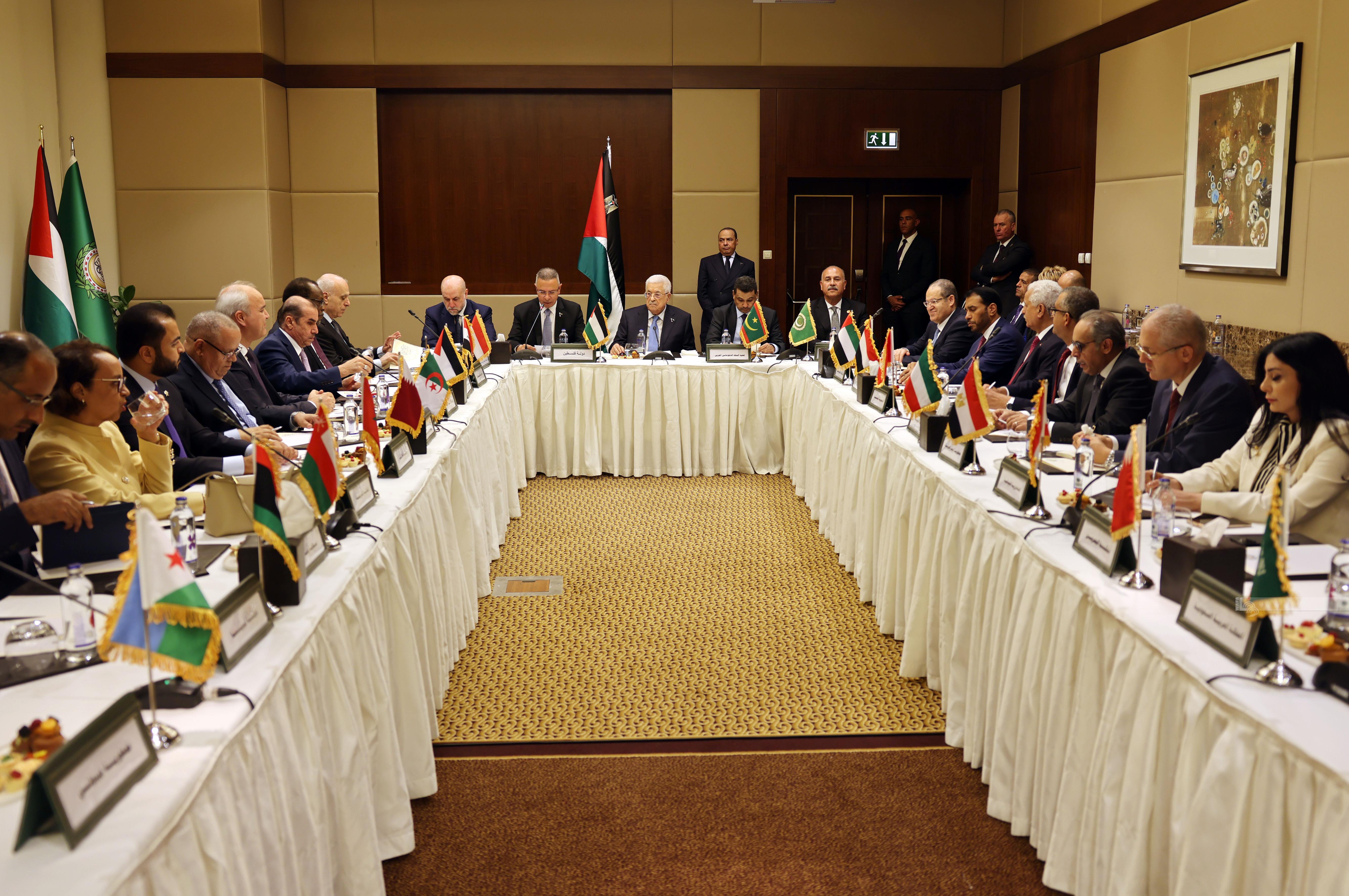 הנשיא עבאס נפגש באנקרה עם שגרירי המדינות הערביות