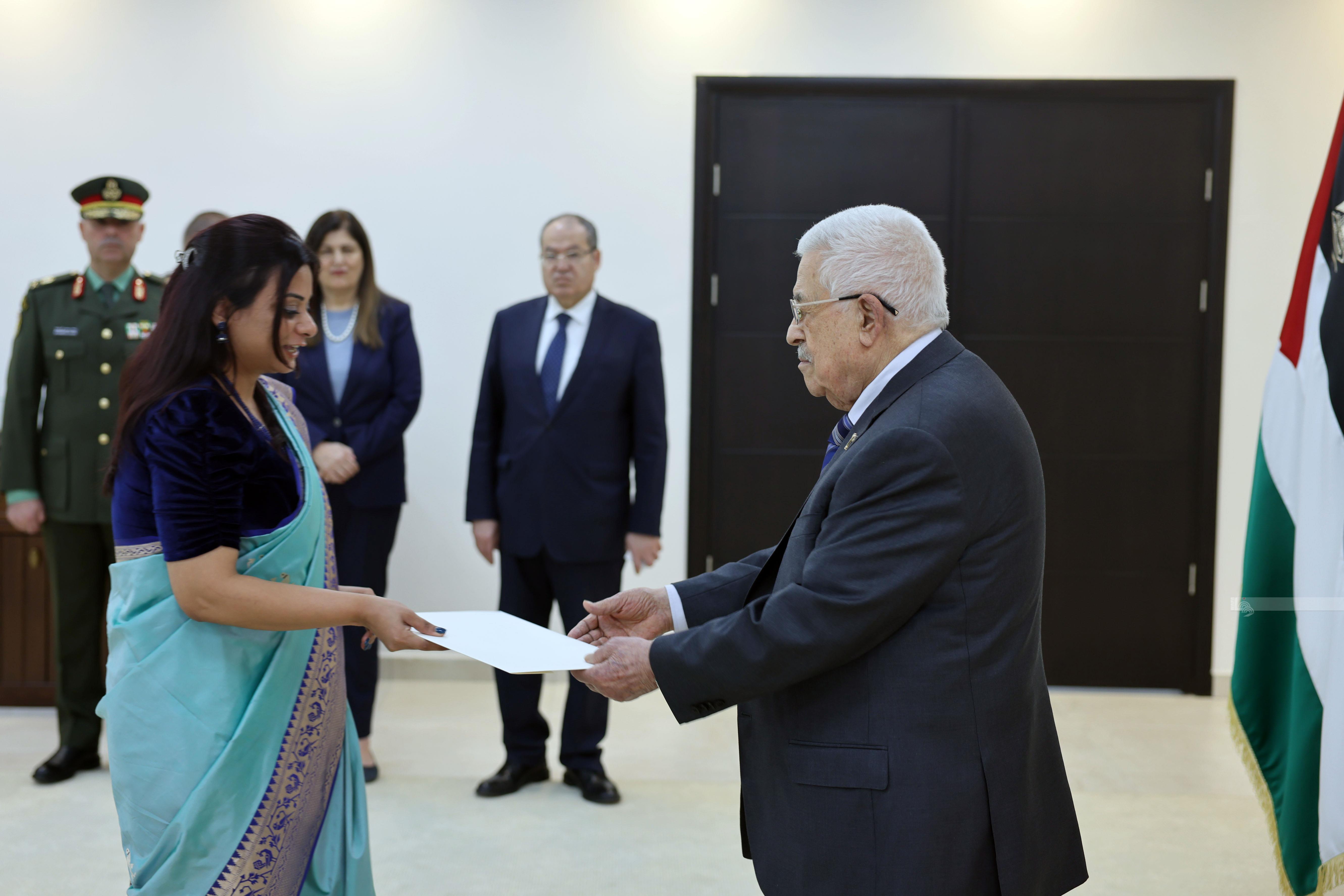 הנשיא עבאס קיבל את כתב האמנתה של נציגת הודו החדשה ברמאללה