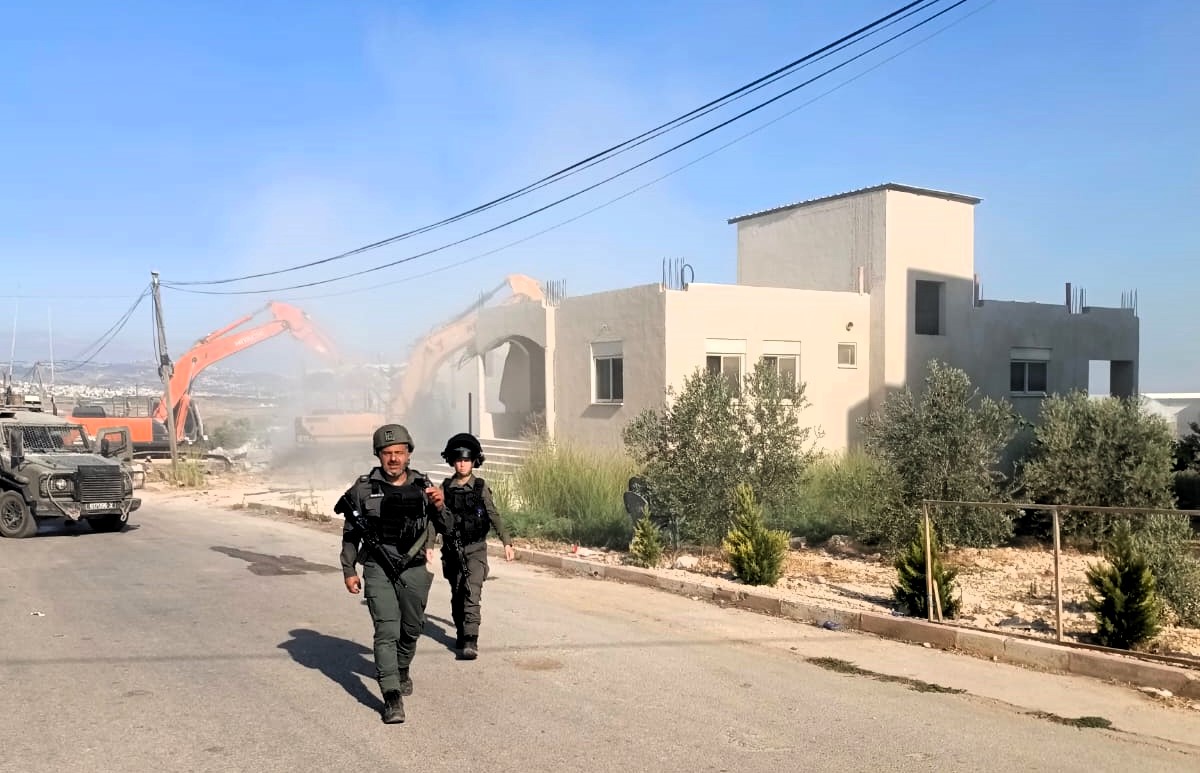 כוחות הכיבוש הישראלי הרסו שני בתים בכפר ג'למה