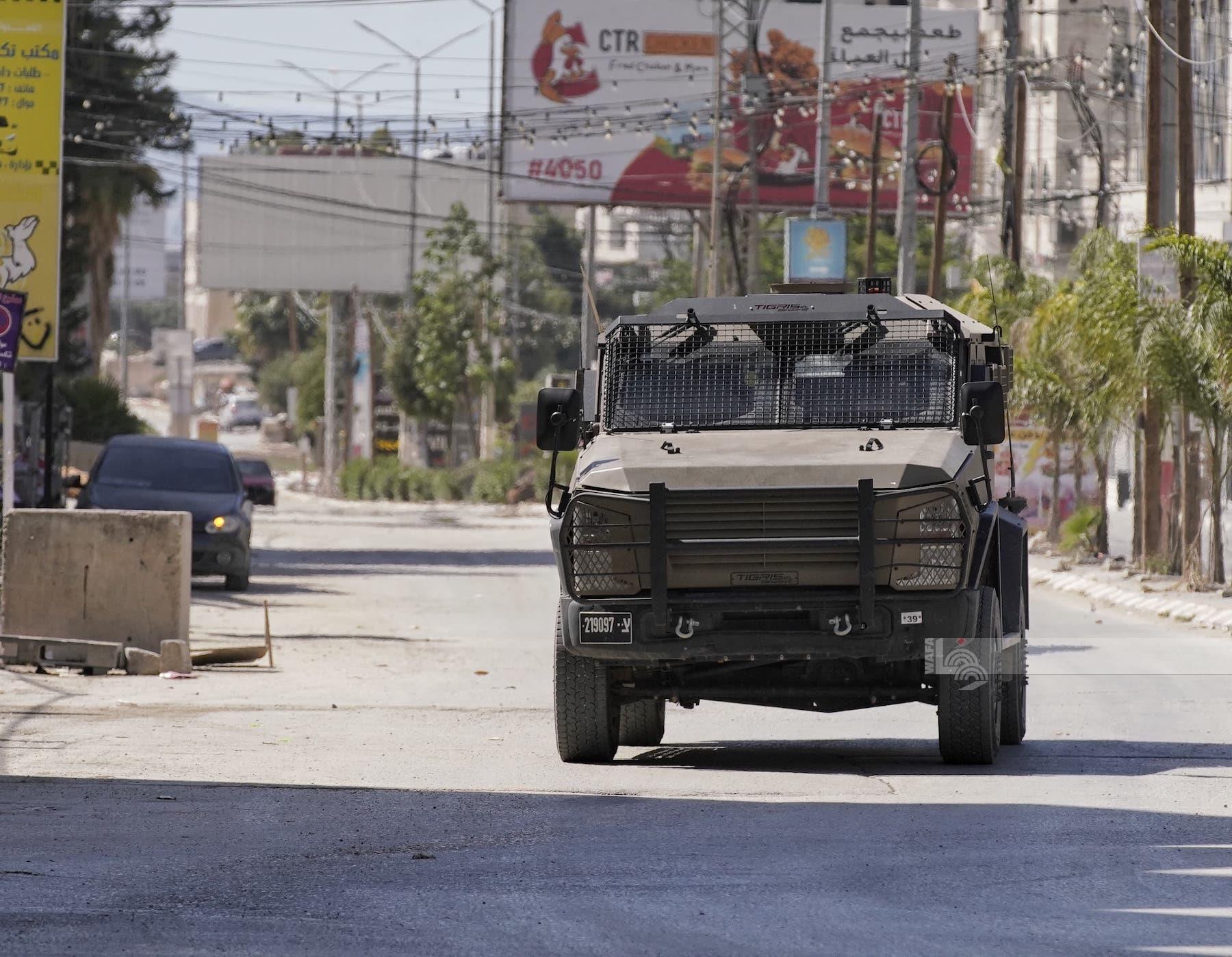 כוחות הכיבוש פשטו על השכונה המזרחית בג׳נין, כיתרו בית והחזיקו מספר תושבים