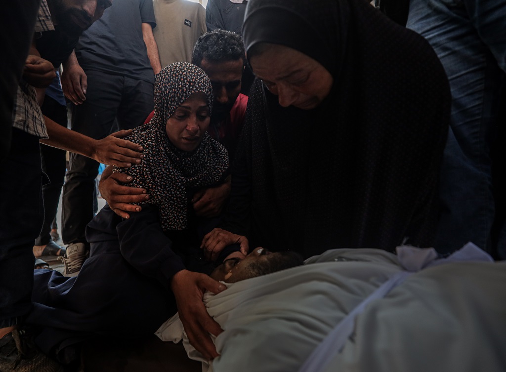 שלושה הרוגים ופצועים מירי והפצצות של כוחות הכיבוש בצפון ובדרום רצועת עזה