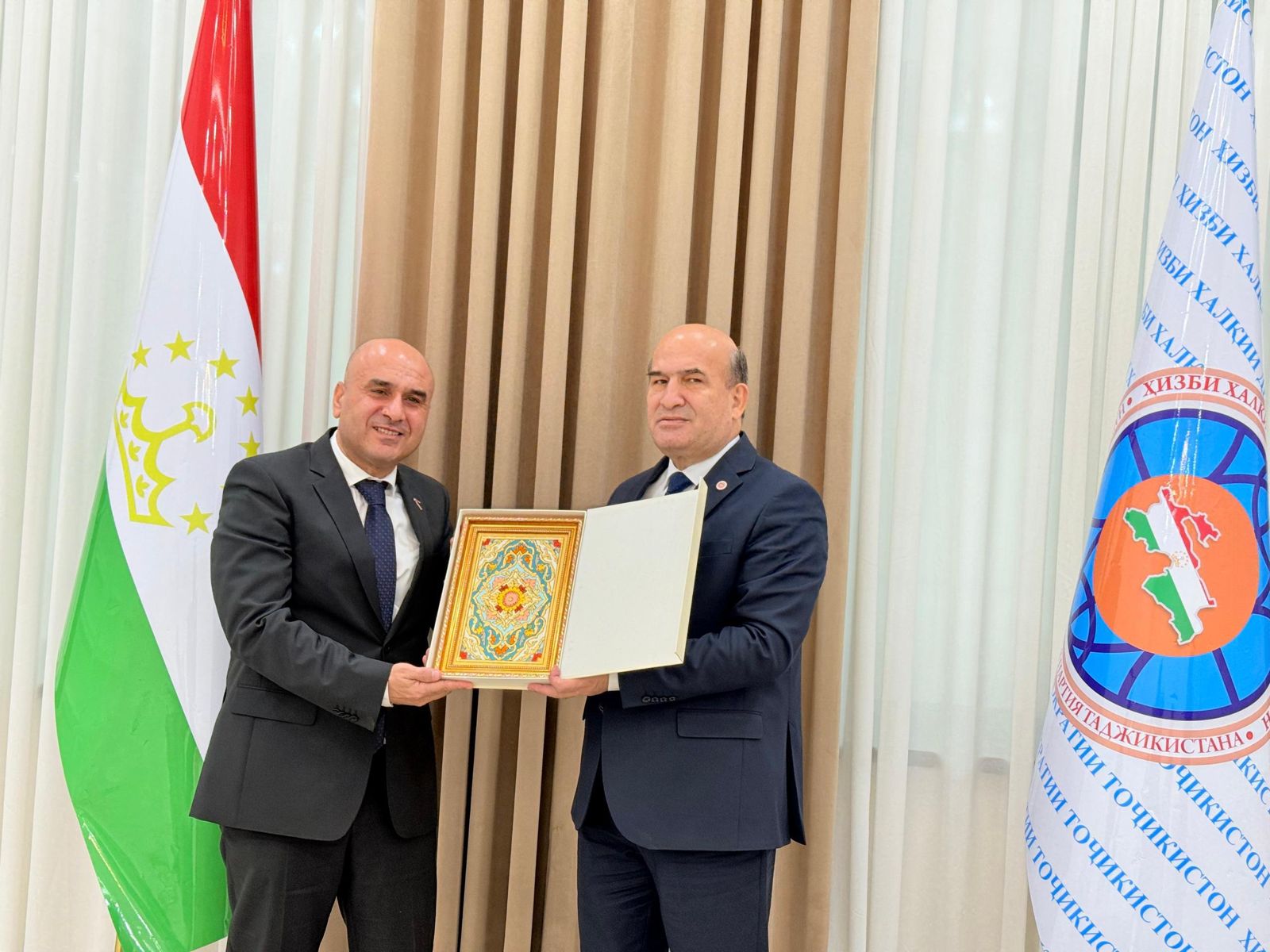 בכיר טג׳יקי: נמשיך לתמוך בזכות הפלסטינית עד להקמת המדינה העצמאית