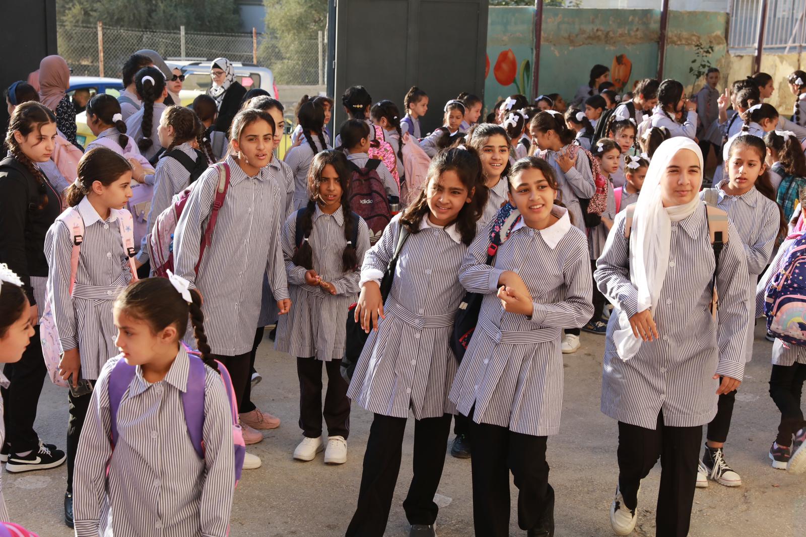 שנת הלימודים נפתחה בגדה, בעוד עזה נותרה מחוץ למערכת החינוך