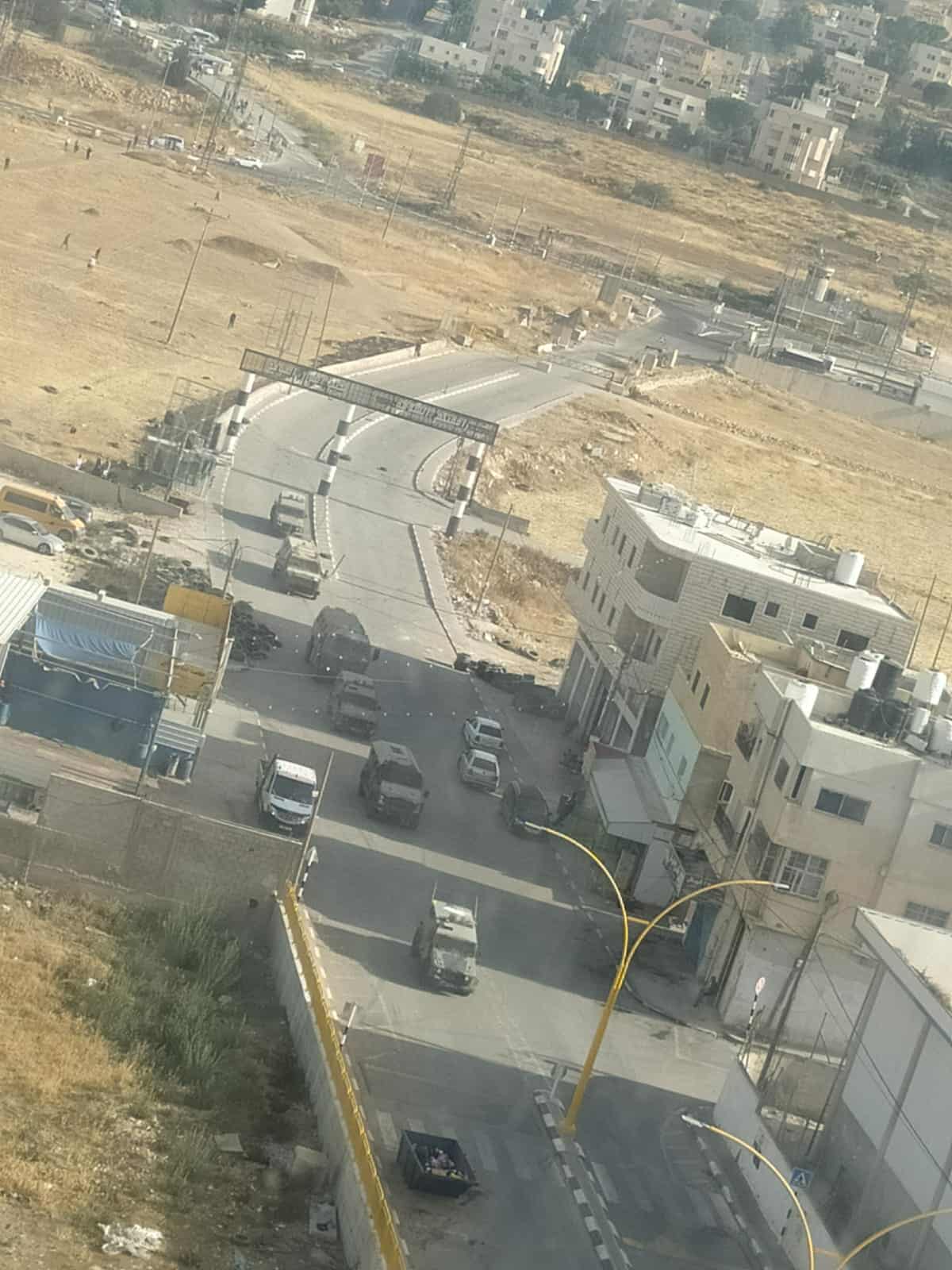 הכיבוש עצר 11 תושבים במחוז חברון וחסם את דרכי הגישה למספר יישובים