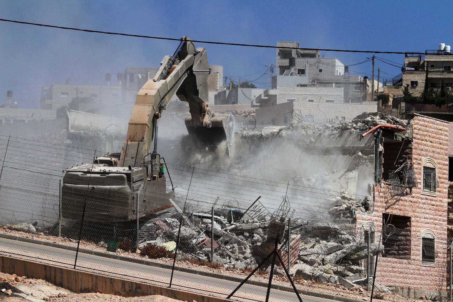 כוחות הכיבוש הרסו בית בא־ראם שמצפון לירושלים