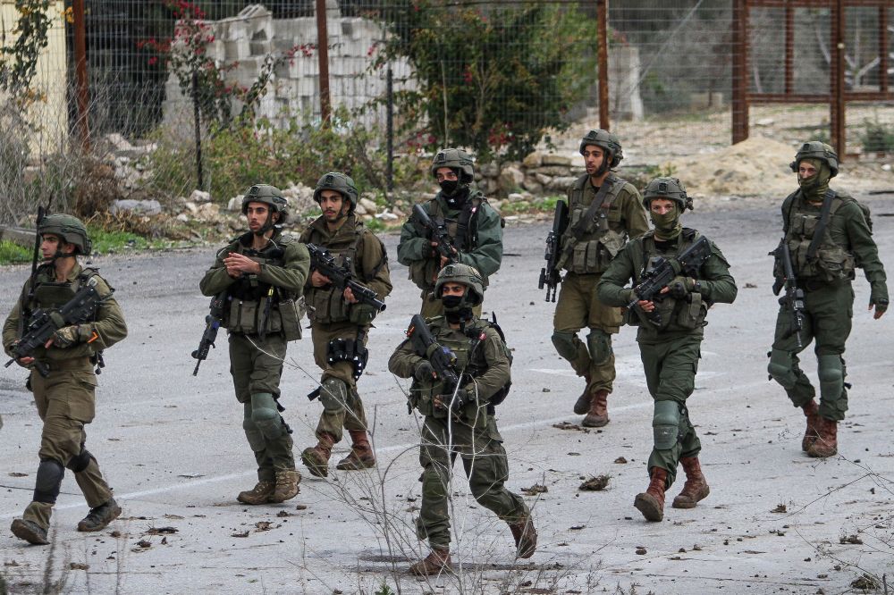 לפחות 22 פלסטינים נעצרו על ידי כוחות ישראליים ברחבי הגדה המערבית