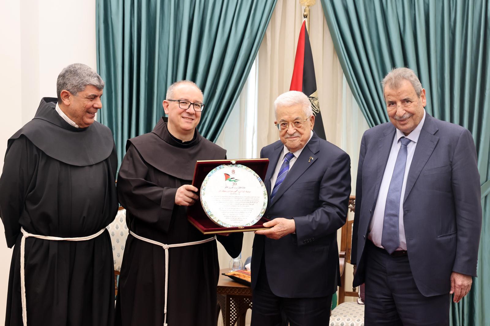 הנשיא מחמוד עבאס קיבל הזמנה למיסת חג המולד