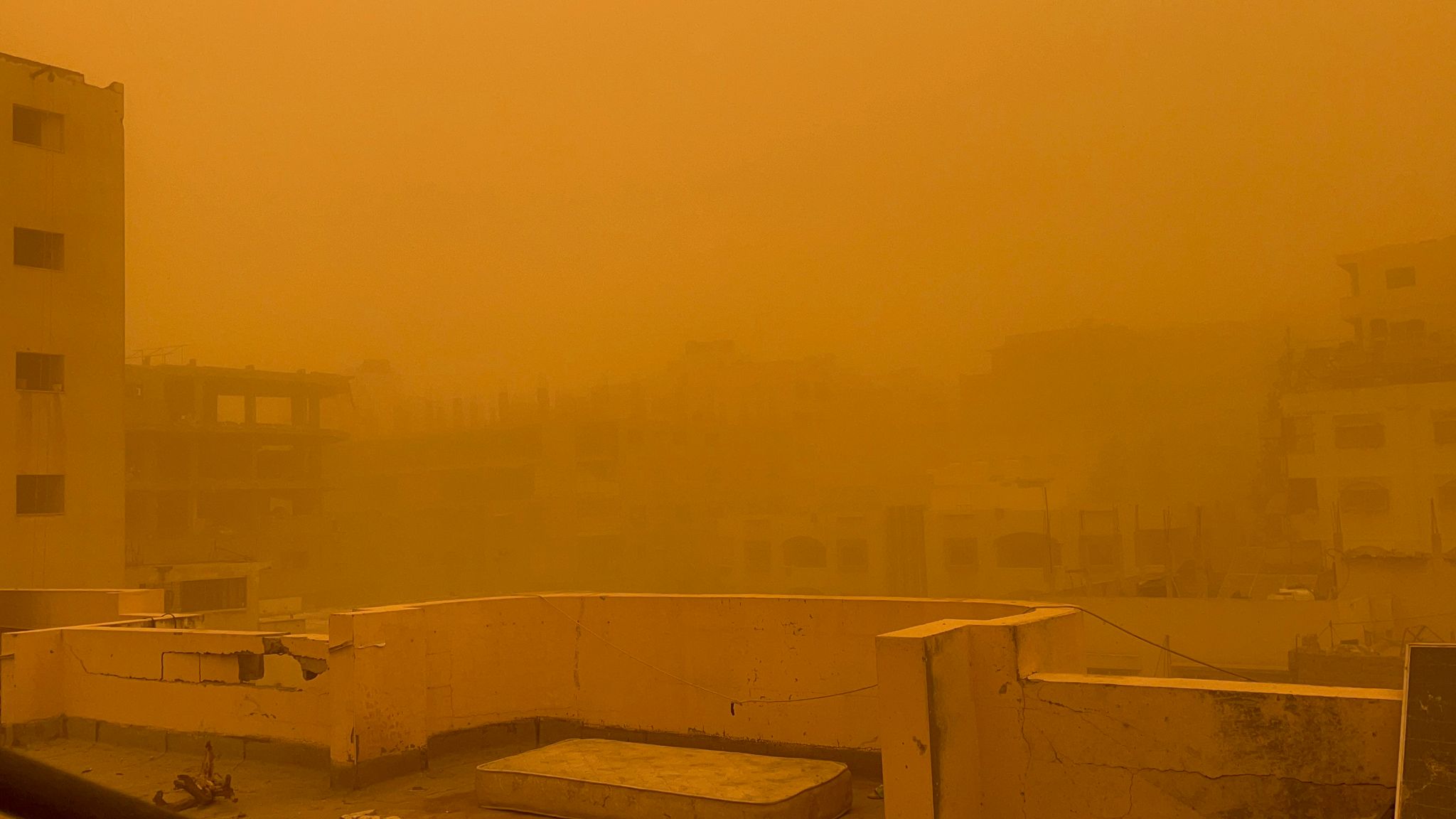 סופת חול ברצועת עזה החריפה את סבלם של העקורים