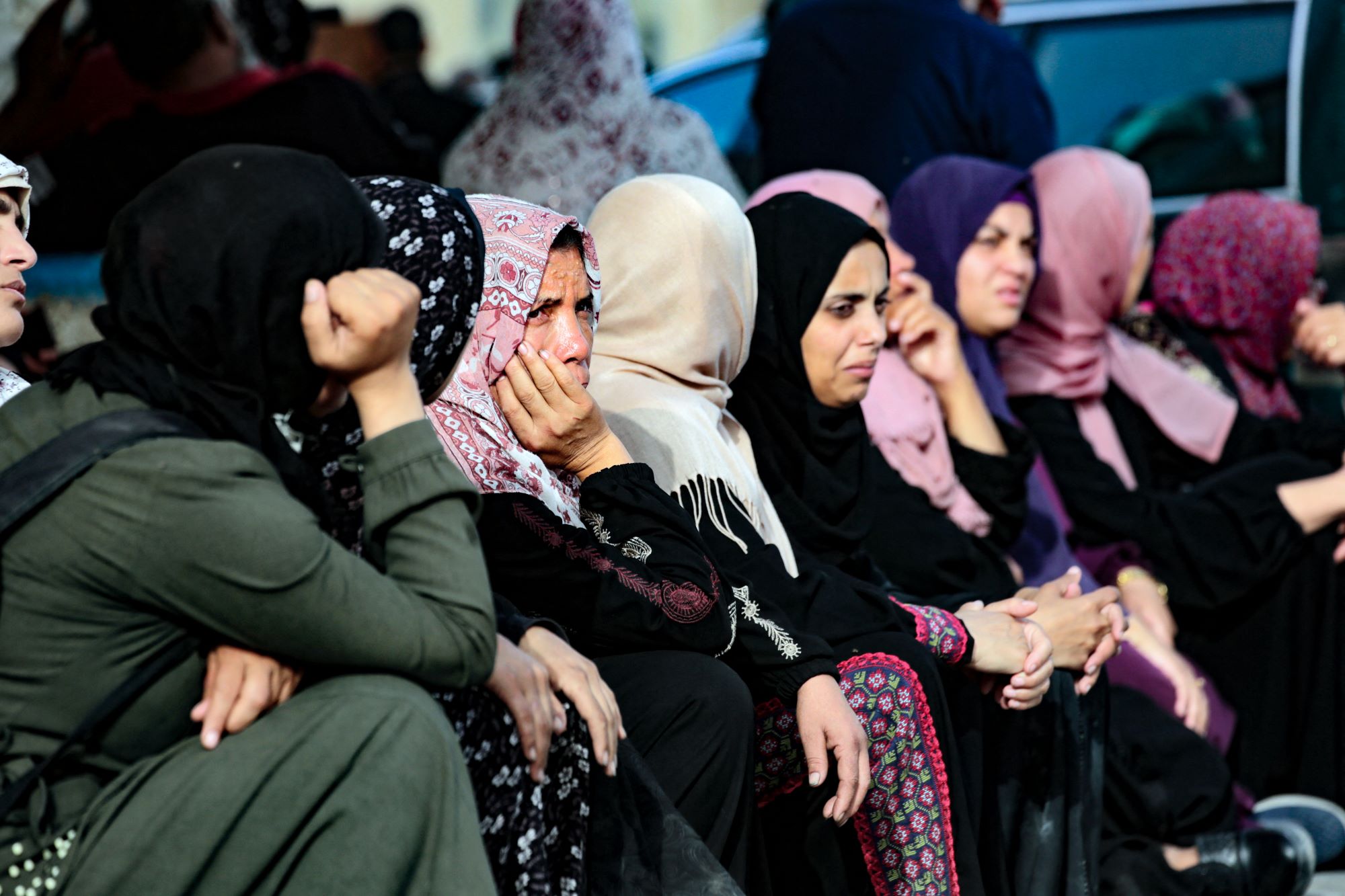 אימהות עזה נאנקות תחת ההשמדה: "קברתי את הבן, את הבעל, ועכשיו אני מרעיבה את הילדים שלי"