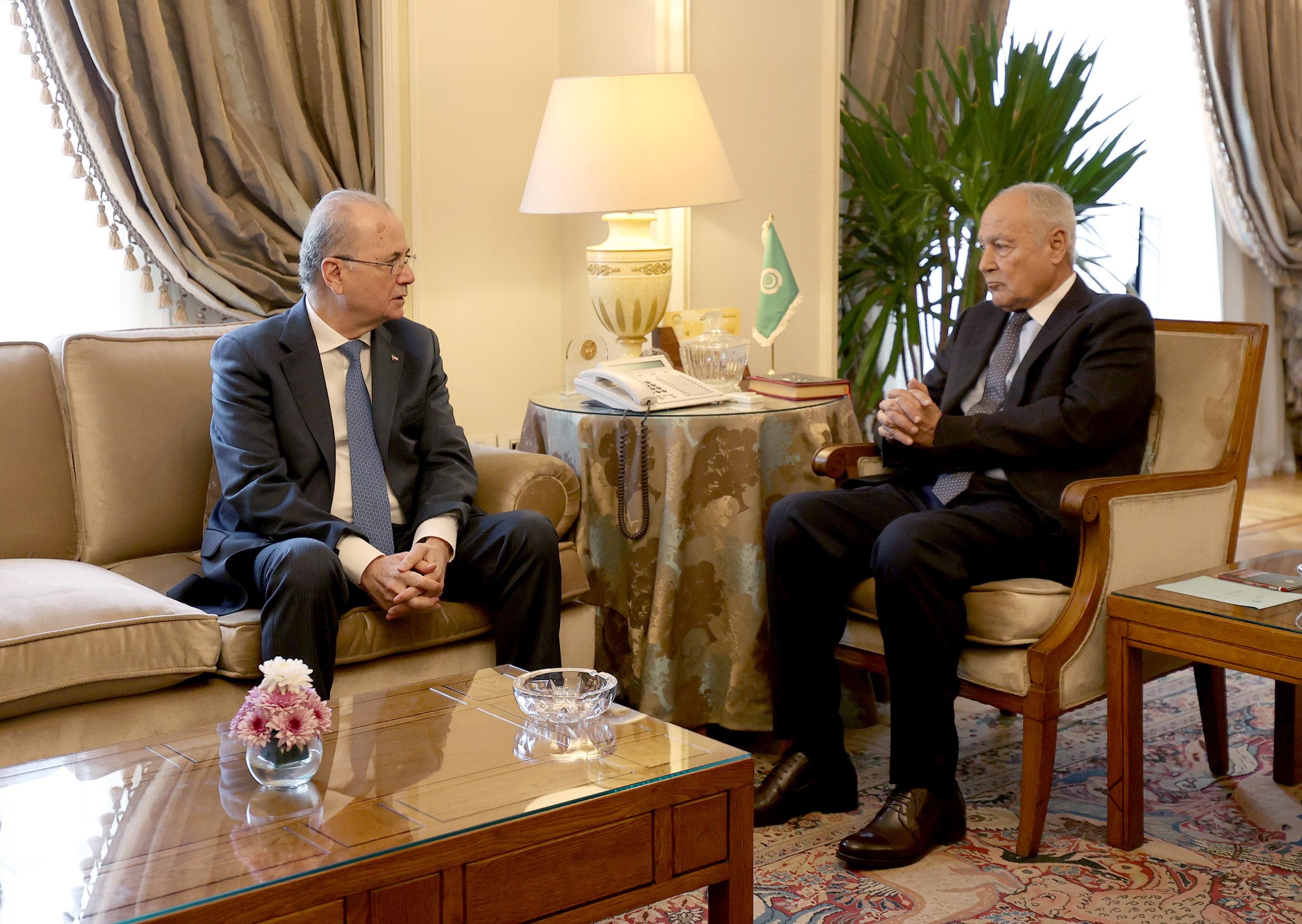 ראש הממשלה מוחמד מוסטפא נפגש עם מזכ"ל הליגה הערבית ודן בשיקום עזה