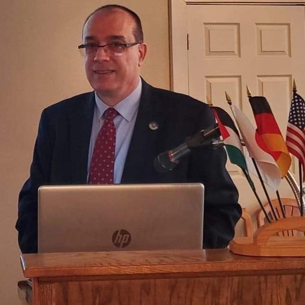 ג'וני דביט ממוצא פלסטיני נבחר בוועד המרכזי של המפלגה הדמוקרטית מטעם מדינת איווה בארה"ב