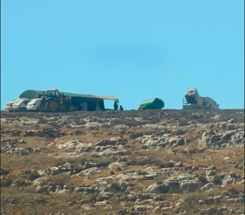 מתנחלים מקימים מאחז באדמות א־נזלה א־שרקייה שמצפון לטולכרם