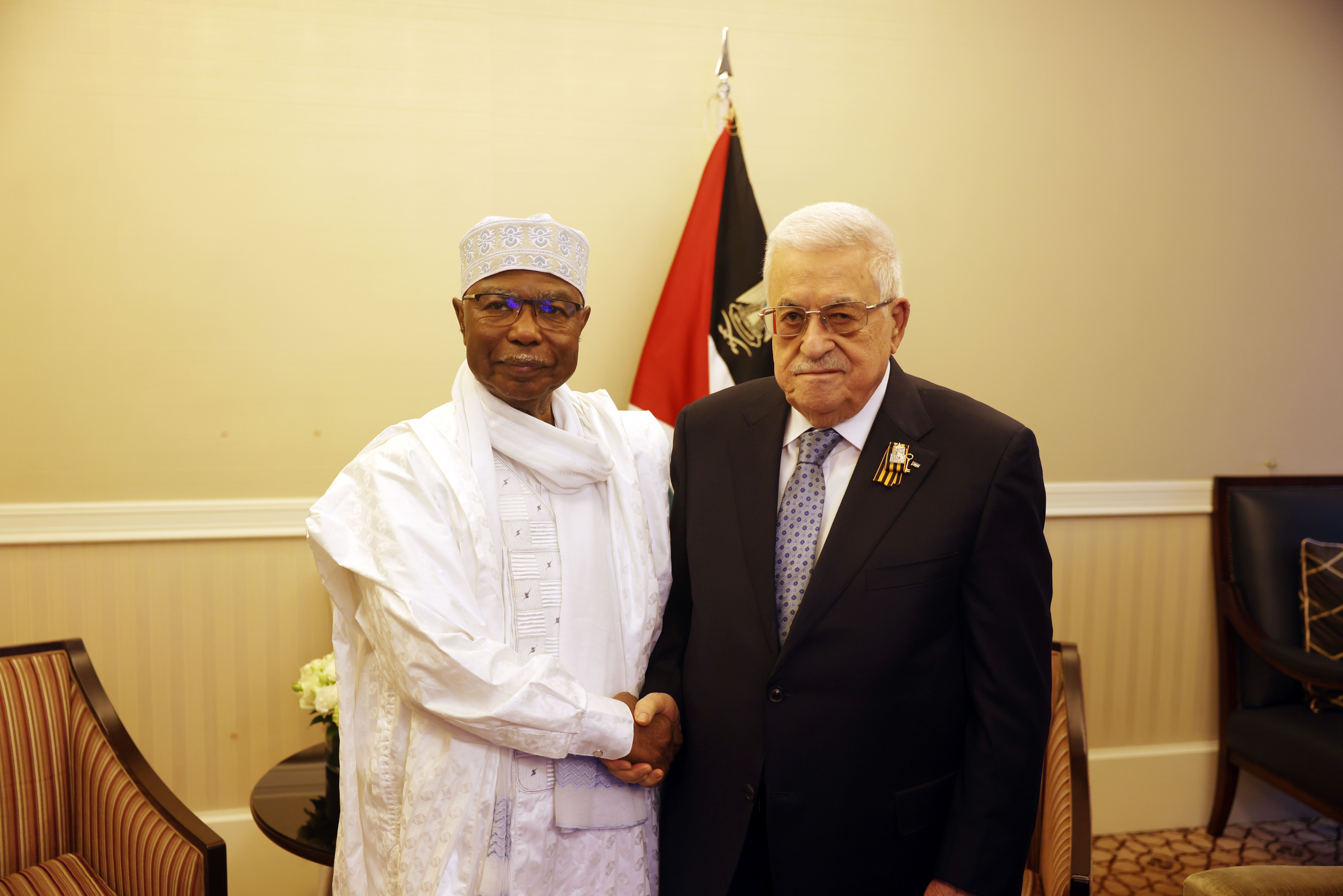 הנשיא אבו מאזן נפגש במוסקבה עם מזכ"ל ארגון שיתוף הפעולה האסלאמי